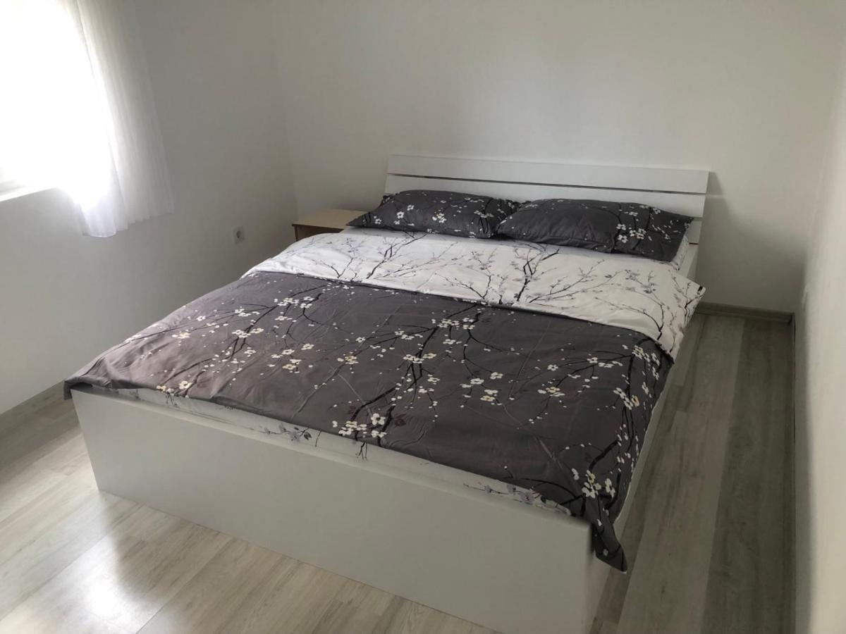 Plis Apartments 'Prishtina' พริสตีนา ภายนอก รูปภาพ